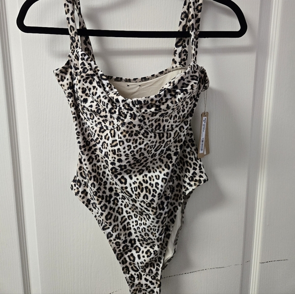 NWT SKIMS Champagne Leopard Print One-Piece - Picture 4 of 6